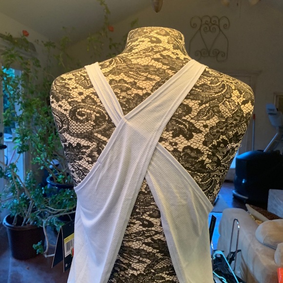 🌺$24 OFF RETAIL🌺CLOSET CLOSING EVERYTHING MUST GO🌺🌺NWT BLUE NIKE CROSS TANK - Picture 4 of 4